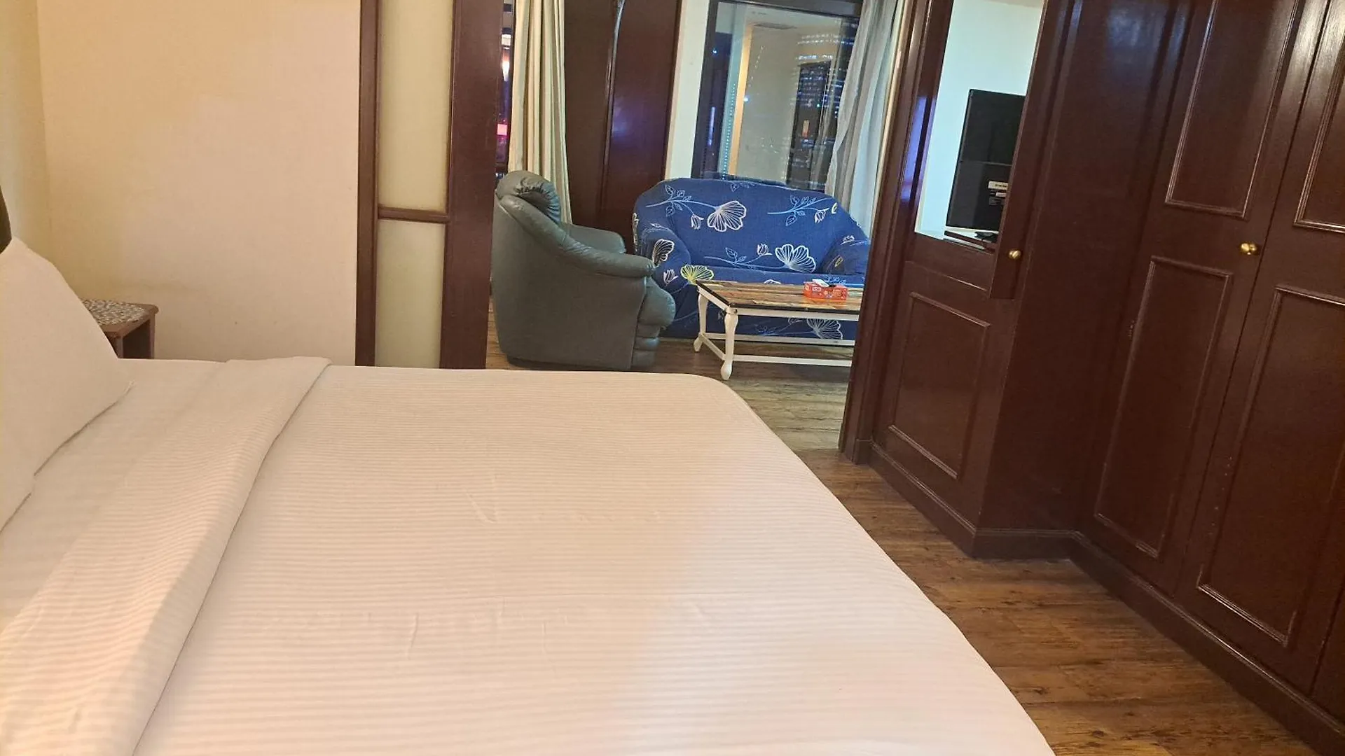 Famous Service Suite At Times Square Kl