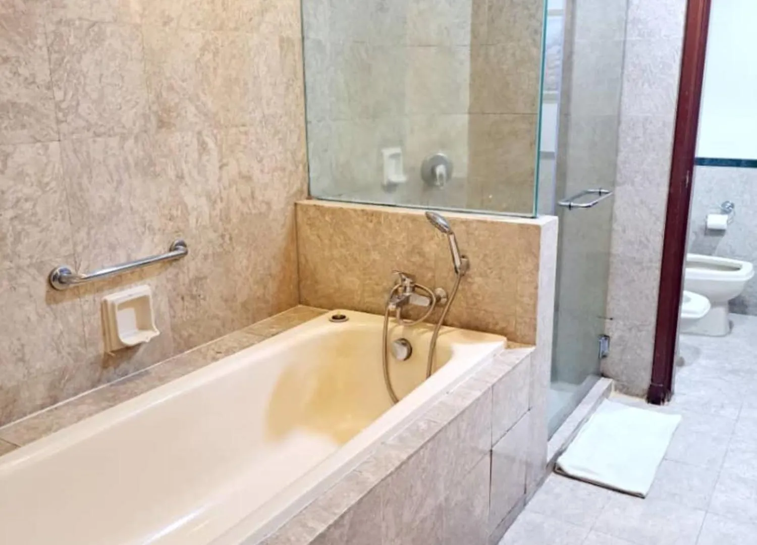 Apartment Famous Service Suite At Times Square Kl