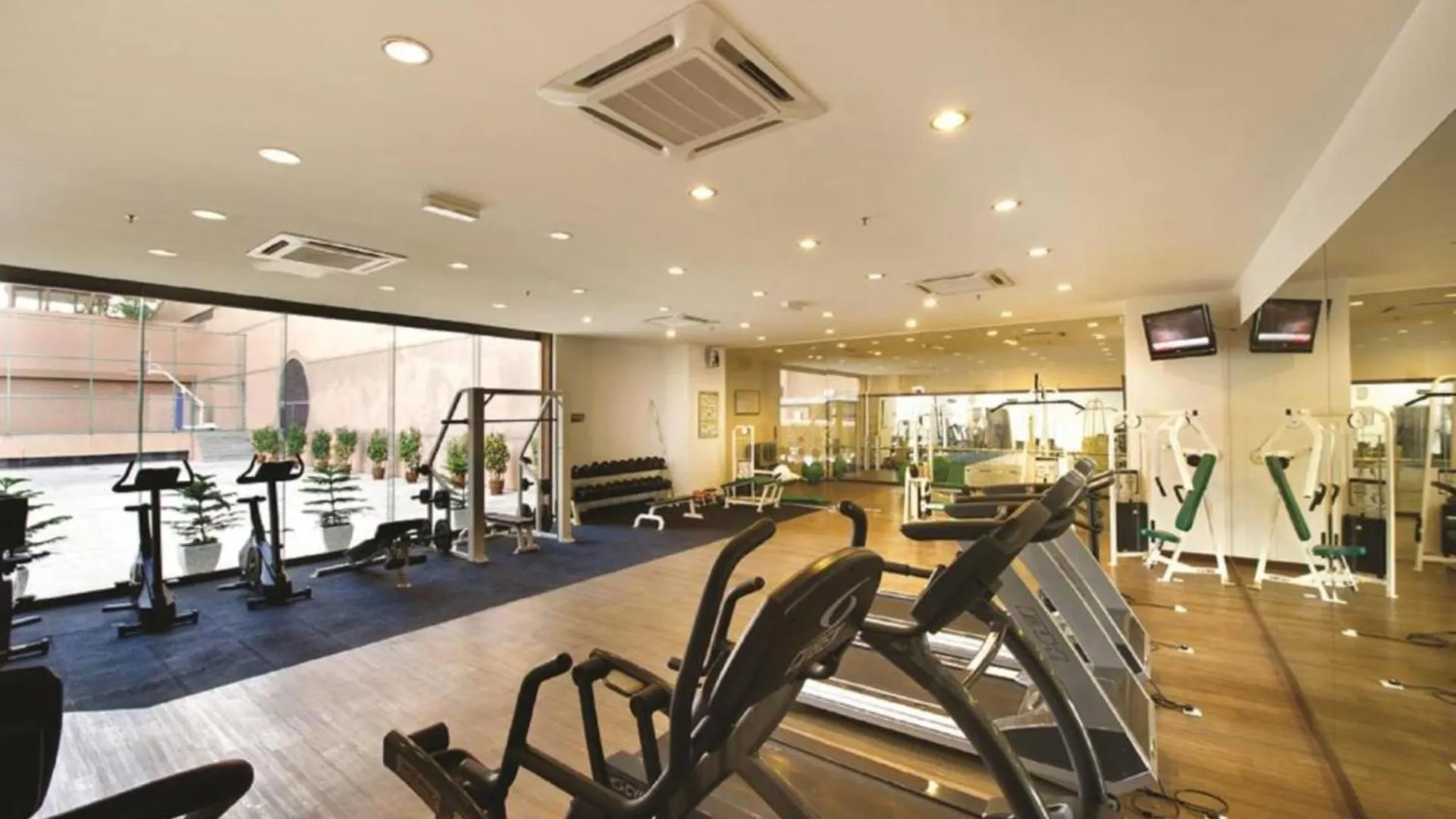 Famous Service Suite At Times Square Kl Apartment