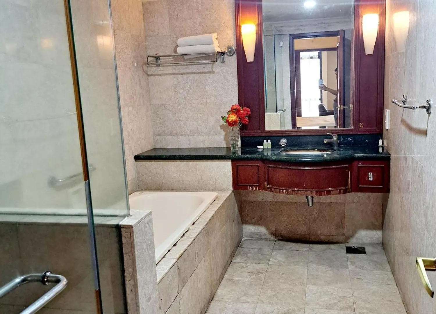 Famous Service Suite At Times Square Kl Apartment
